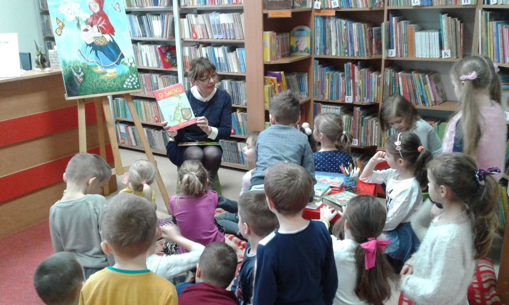 Dzieci z Zespołu Szkolno - Przedszkolnego w Rzgowie z wizytą w bibliotece
