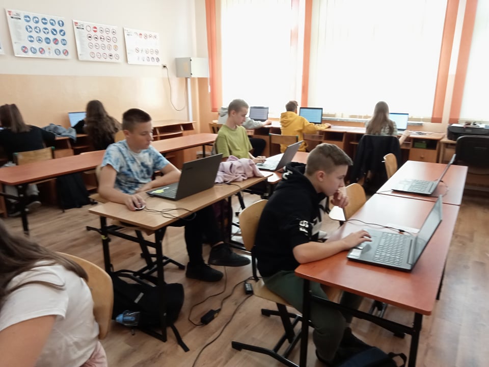 Uczniowie Szkoły Podstawowej w Osieczy w Ogólnopolskim Projekcie Językowym Youngster Plus