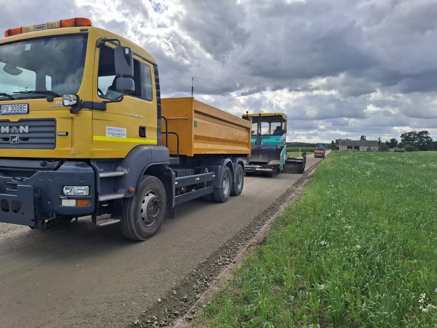 Trwa przebudowa drogi gminnej w B�onicach