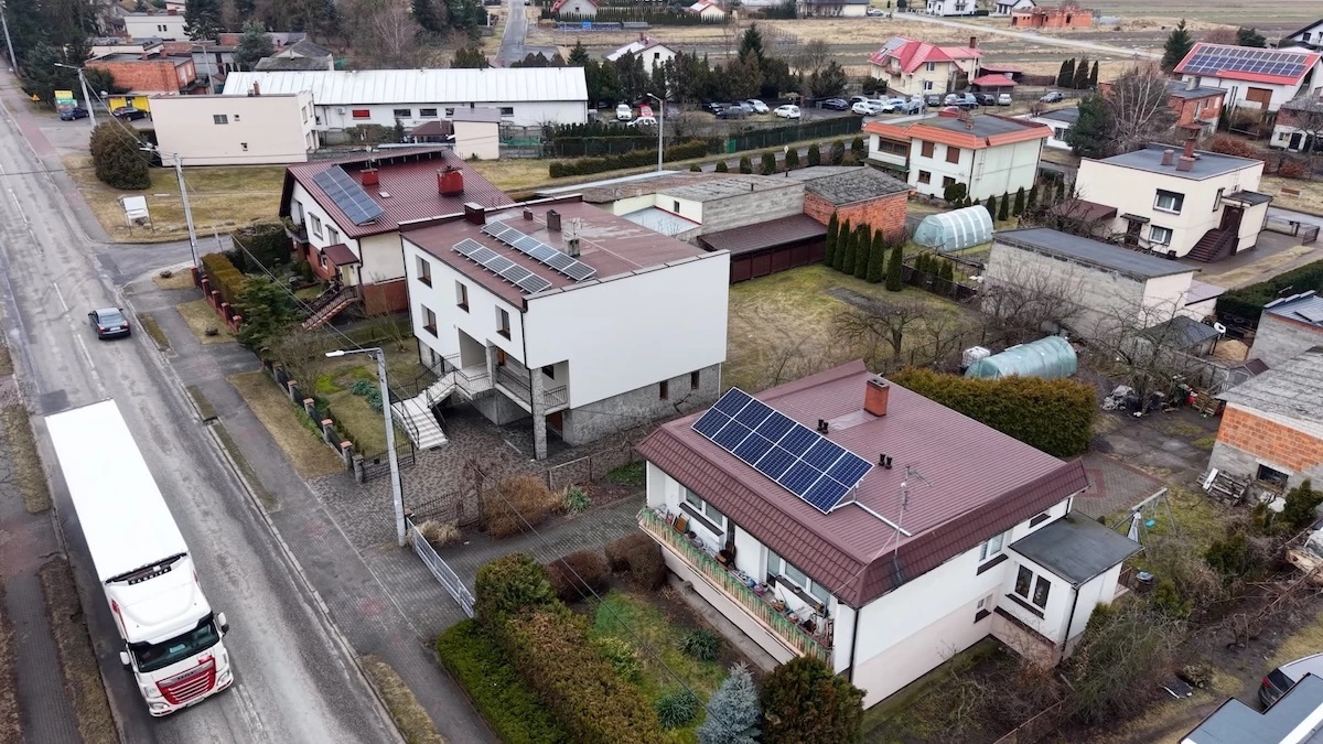 Tanie i ekologiczne �r�d�a energii ju� pracuj� w gminach Rzg�w i Wilczyn